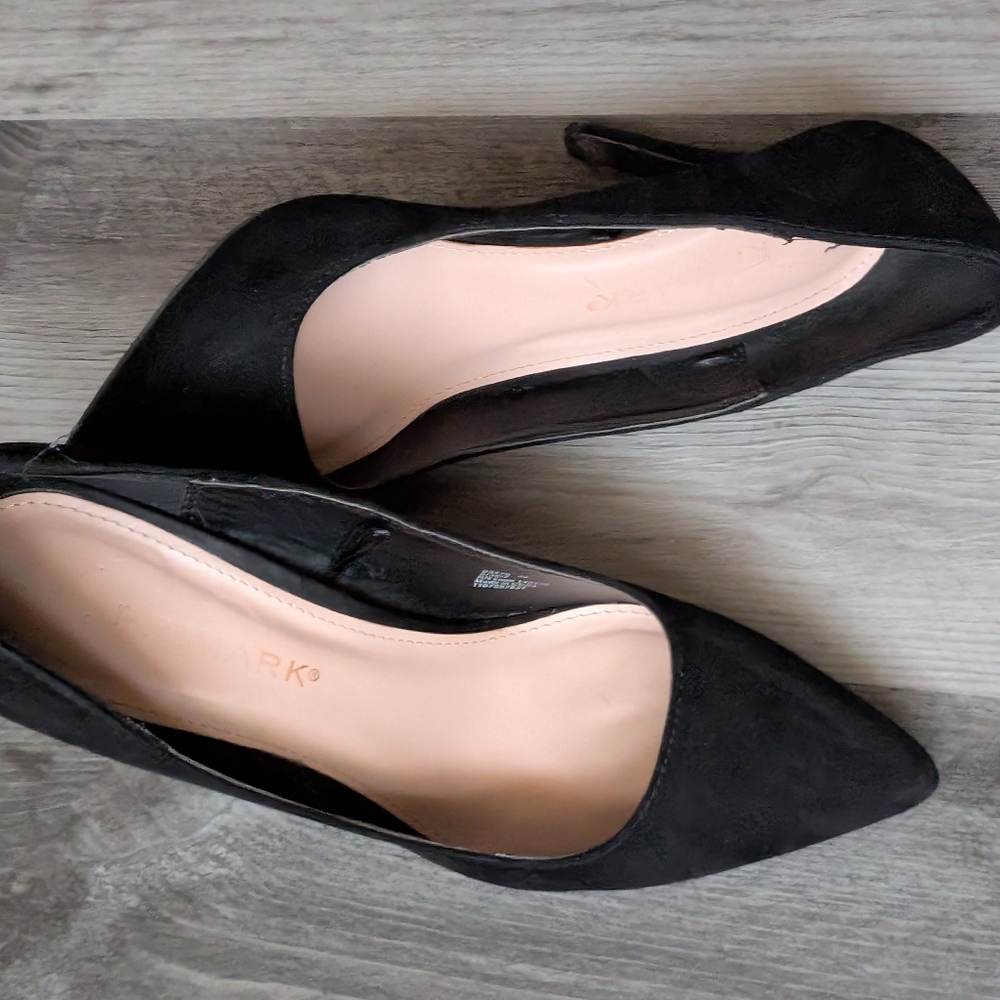 Women size 7,pointed toe high heels